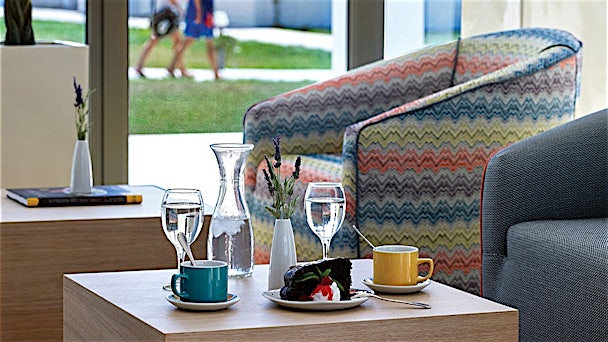 924x527-baarit-kahvilat-tui-magic-life-hotelli